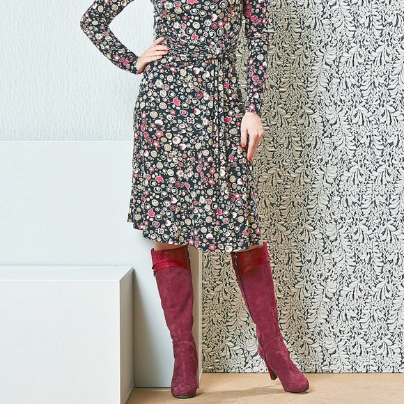 WEAR TO WORK TURTLENECK DRESS MADE IN EUROPE - Picture 2 of 2